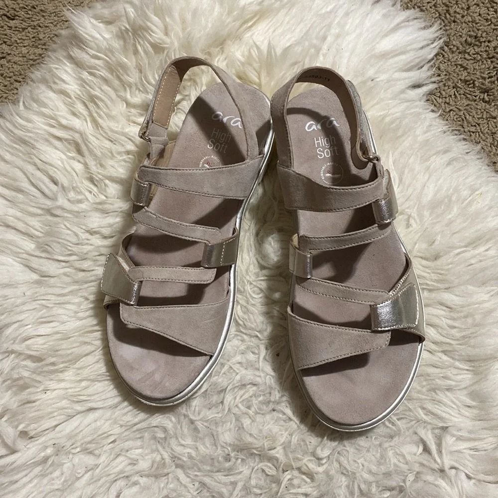 Ara Bayview Triple‎ Adjustable Wedge Sandal Platinum / Sand / Metallic Leather 8